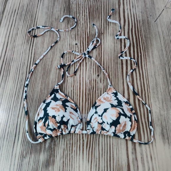 Abercrombie and Fitch women’s bikini top xsmall TOP ONLY - Picture 2 of 12